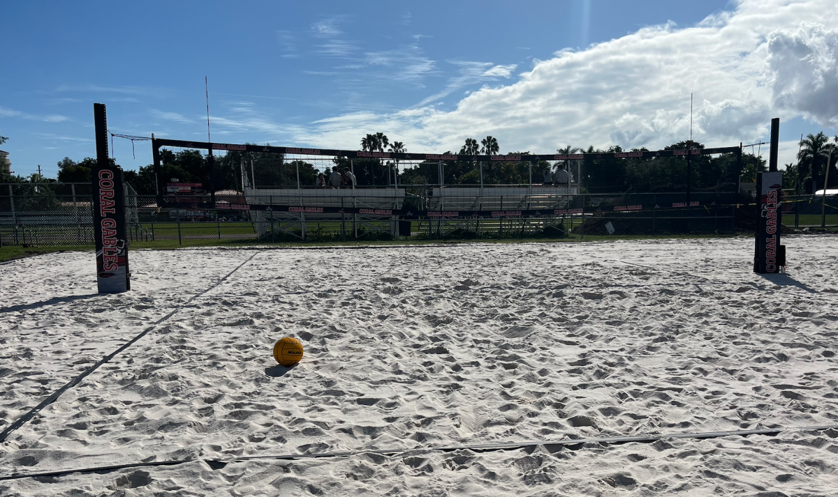 The volleyball courts are stationed in front of the Gables track. Enough space for two courts, the beach volleyball teams will start practicing on this terrain this month.